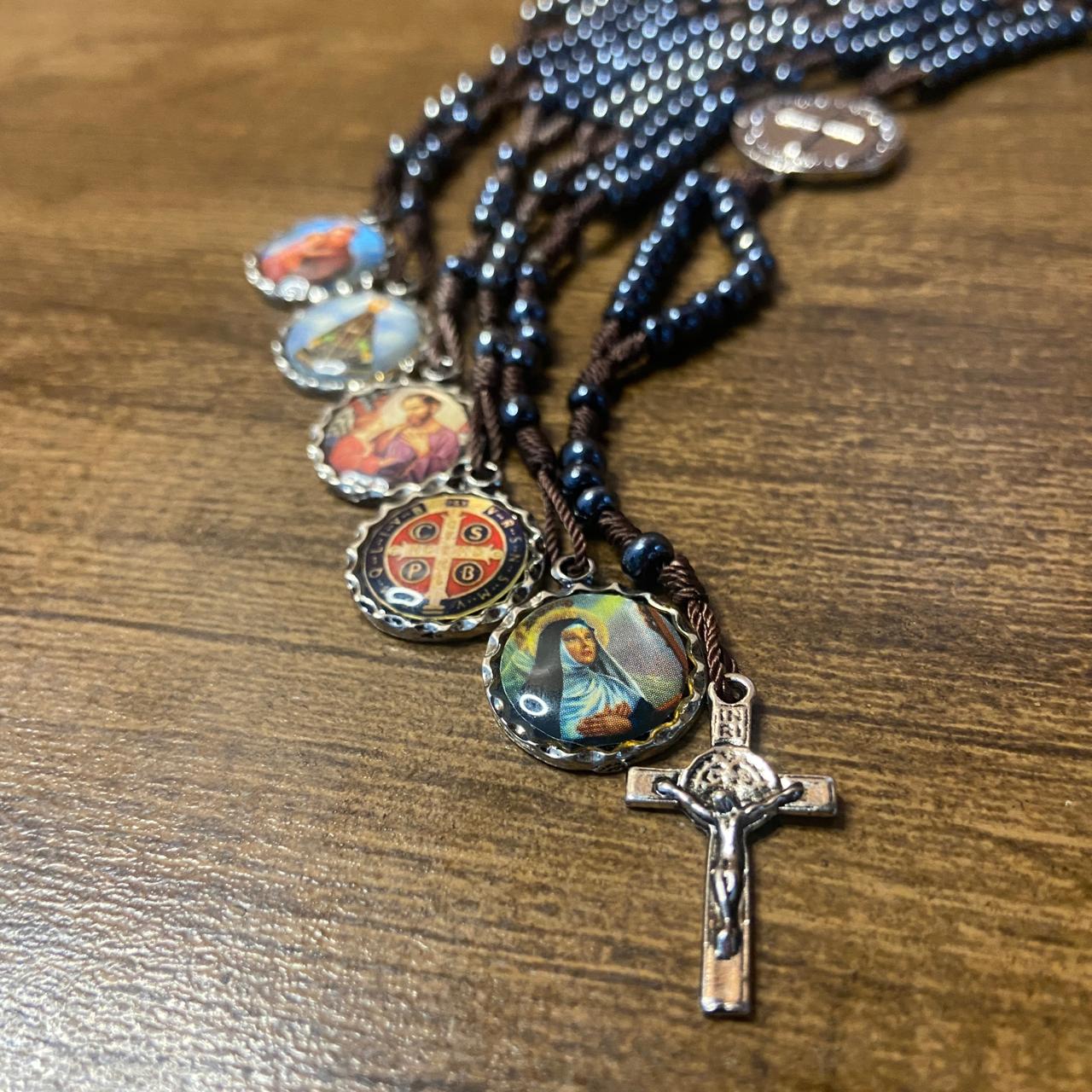 TERÇO PULSEIRA MIÇANGA SANTOS SORTIDOS (6 UNIDADES)