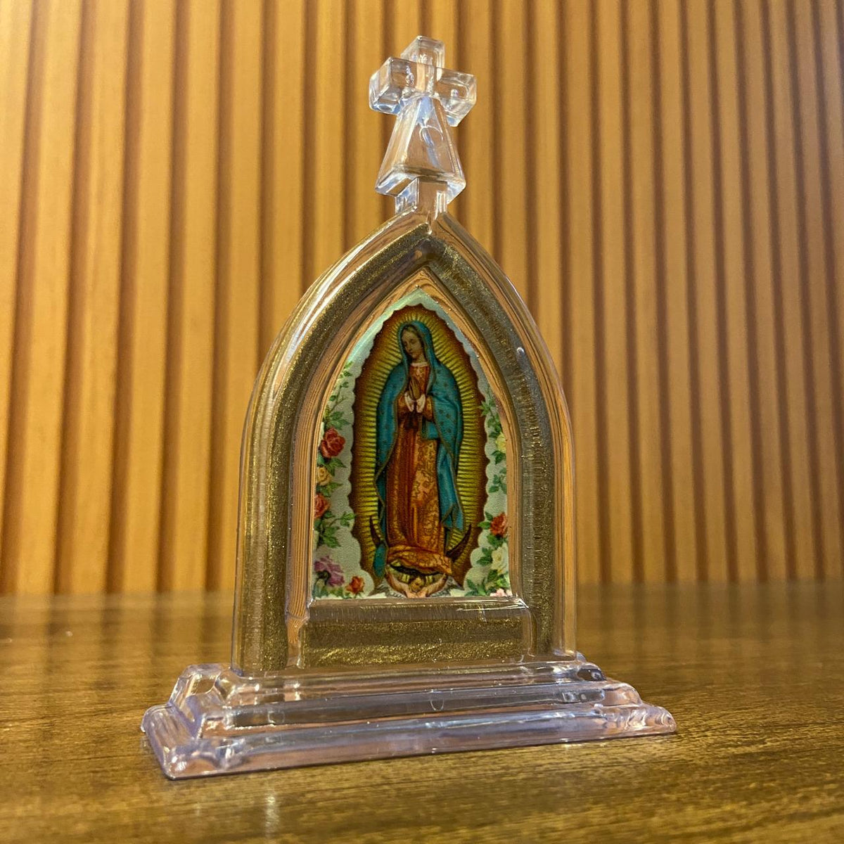 CAPELA ACRÍLICA P NOSSA SENHORA DE GUADALUPE  12X8,5CM TRANSPARENTE (1 UNIDADE)