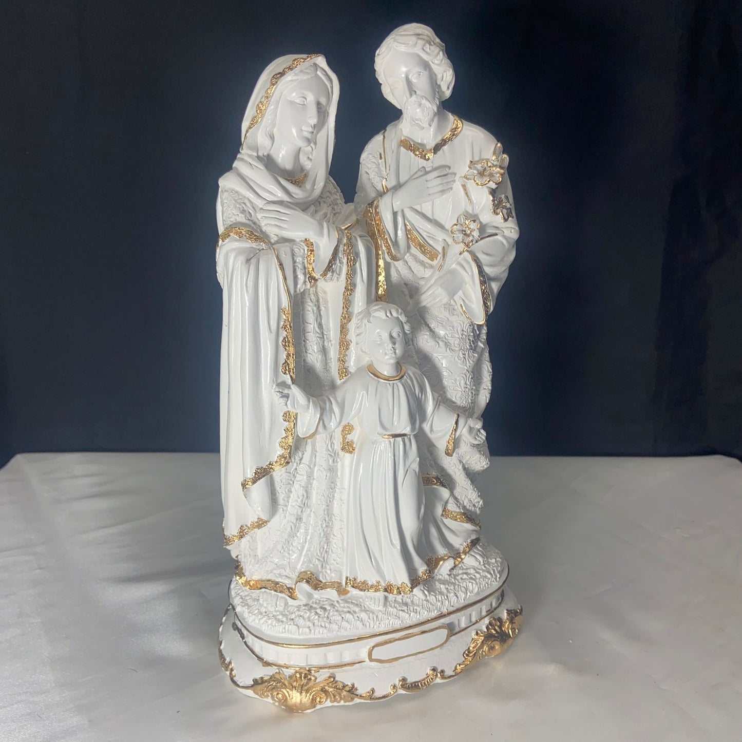 IMAGEM DE GESSO SAGRADA FAMÍLIA BRANCA E DOURADA 31CM (1 UNIDADE)