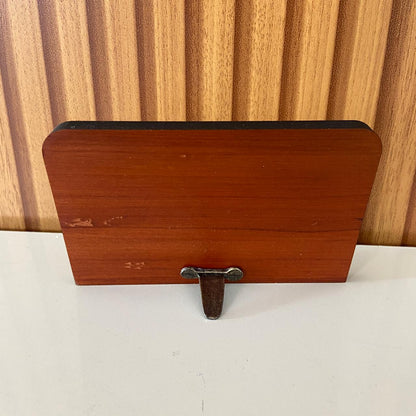 ADORNO DE MESA MADEIRA COM ORAÇÃO NOSSA SENHORA APARECIDA METAL OURO VELHO 7,7CM (1 UNIDADE)