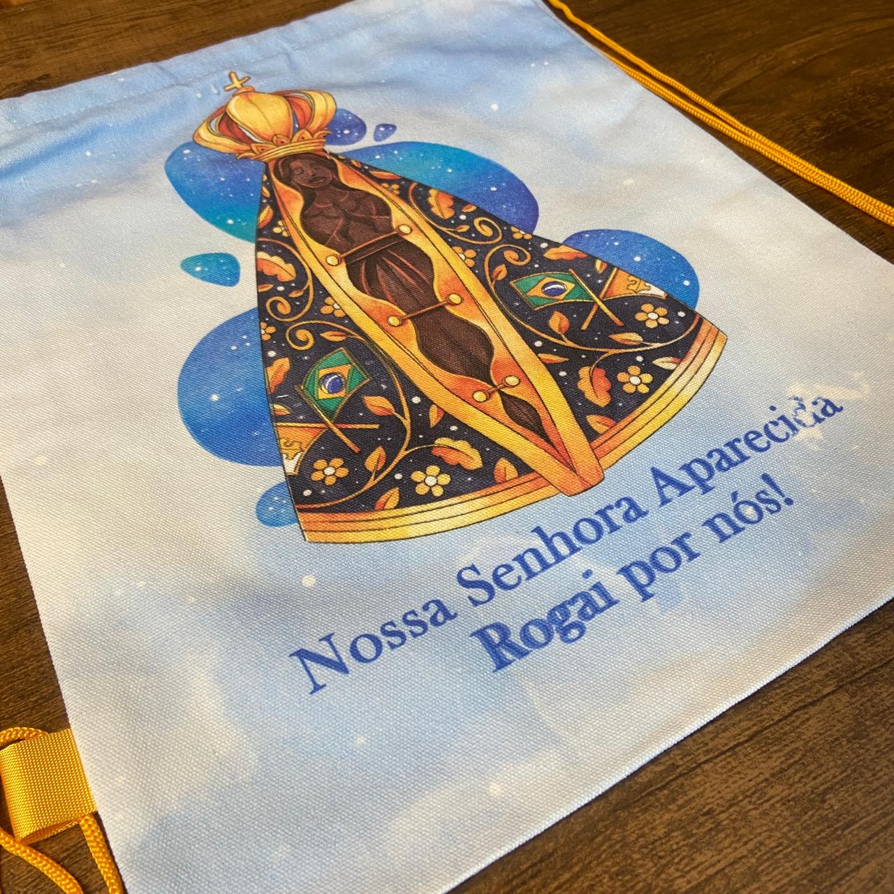 MOCHILA SACO NOSSA SENHORA APARECIDA 39,5x35,5CM  - MOD1 (1 UNIDADE)