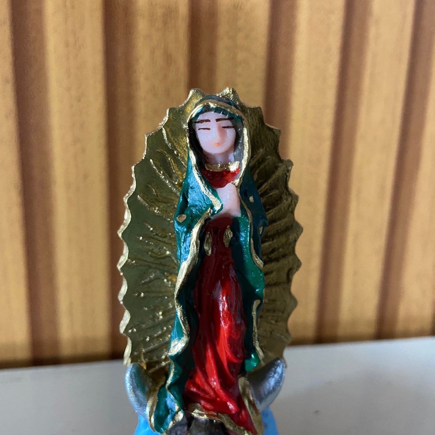 IMAGEM DE RESINA NACIONAL NOSSA SENHORA DE GUADALUPE 07CM (6 UNIDADES)