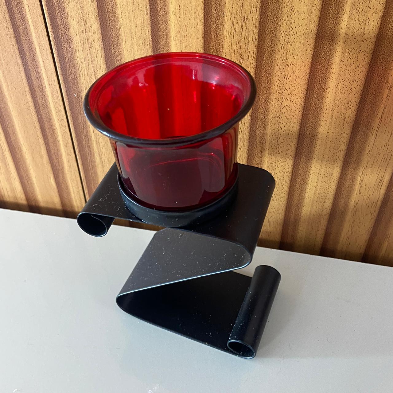 CASTIÇAL DE VIDRO VERMELHO COM SUPORTE DE METAL  12,5CM (1 UNIDADE)