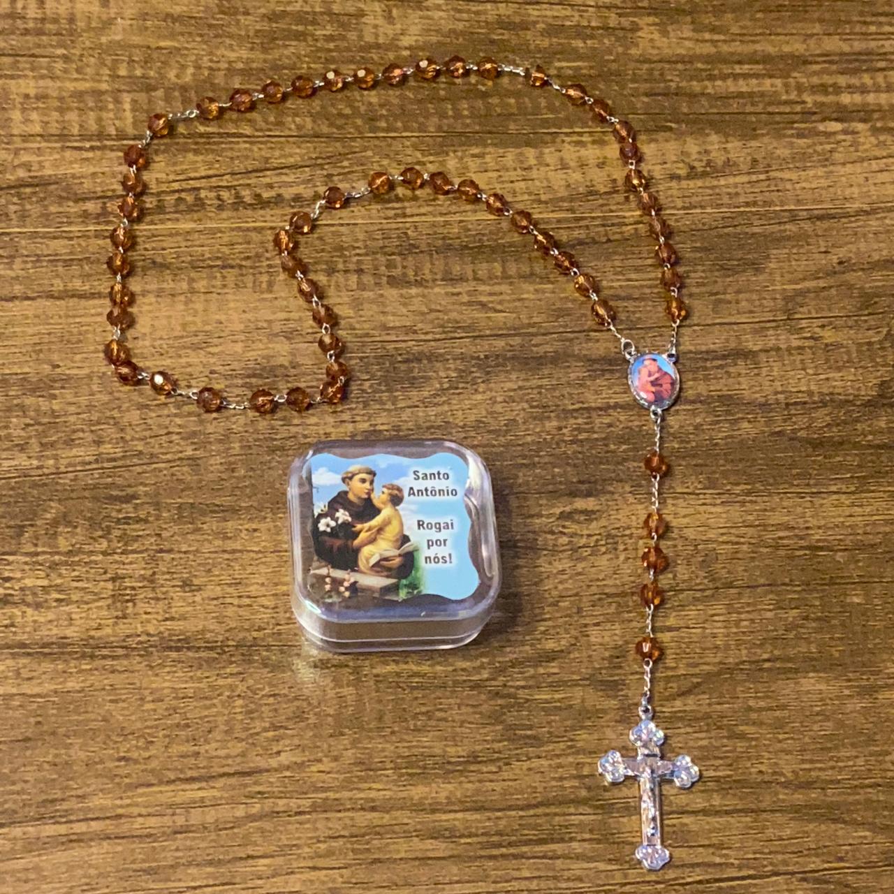 TERÇO SEMICRISTAL NA CAIXINHA SANTO ANTÔNIO 6MM (6 UNIDADES)