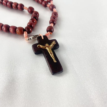 TERÇO PULSEIRA MADEIRA SÃO SEBASTIÃO (12 UNIDADES)