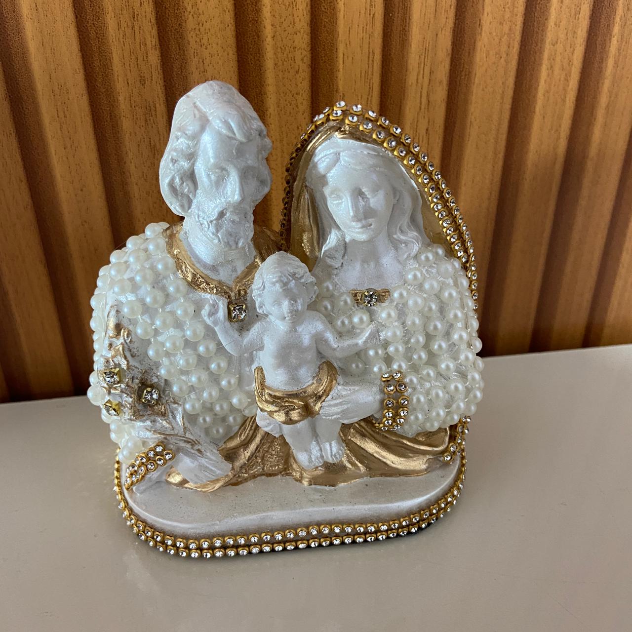 BUSTO DE GESSO SAGRADA FAMÍLIA BRANCO E DOURADO COM PÉROLA E STRASS 13CM MOD2 (1 UNIDADE)