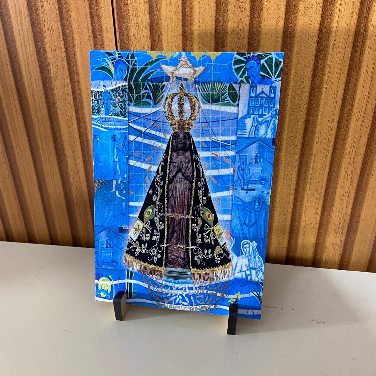PLAQUINHA DE MESA MDF RESINADO NOSSA SENHORA APARECIDA 19CM x 13CM  (1 UNIDADE)