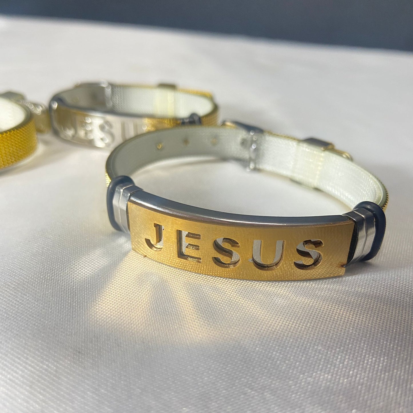 PULSEIRA DOURADA JESUS (3 UNIDADES)