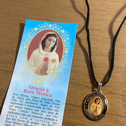 CORDÃO COM MEDALHA RESINADA NOSSA SENHORA DA ROSA MÍSTICA (1 UNIDADES)