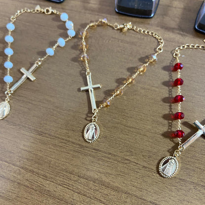 PULSEIRA CRISTAL CRUZ COM PINGENTE NOSSA SENHORA APARECIDA CORES SORTIDAS  (03 UNIDADES)