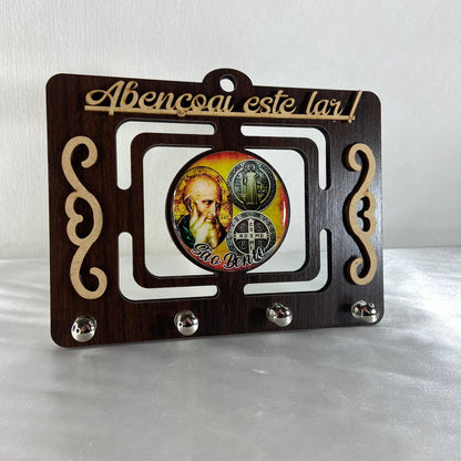 PORTA CHAVE VAZADO RESINADO SÃO BENTO 14CM (1 UNIDADE)