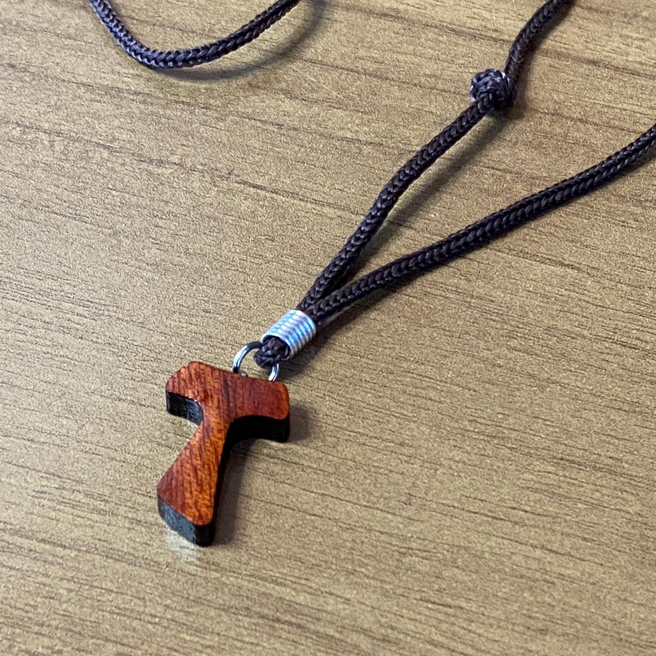 CORDÃO DO TAU MADEIRA  ( 6 UNIDADES)