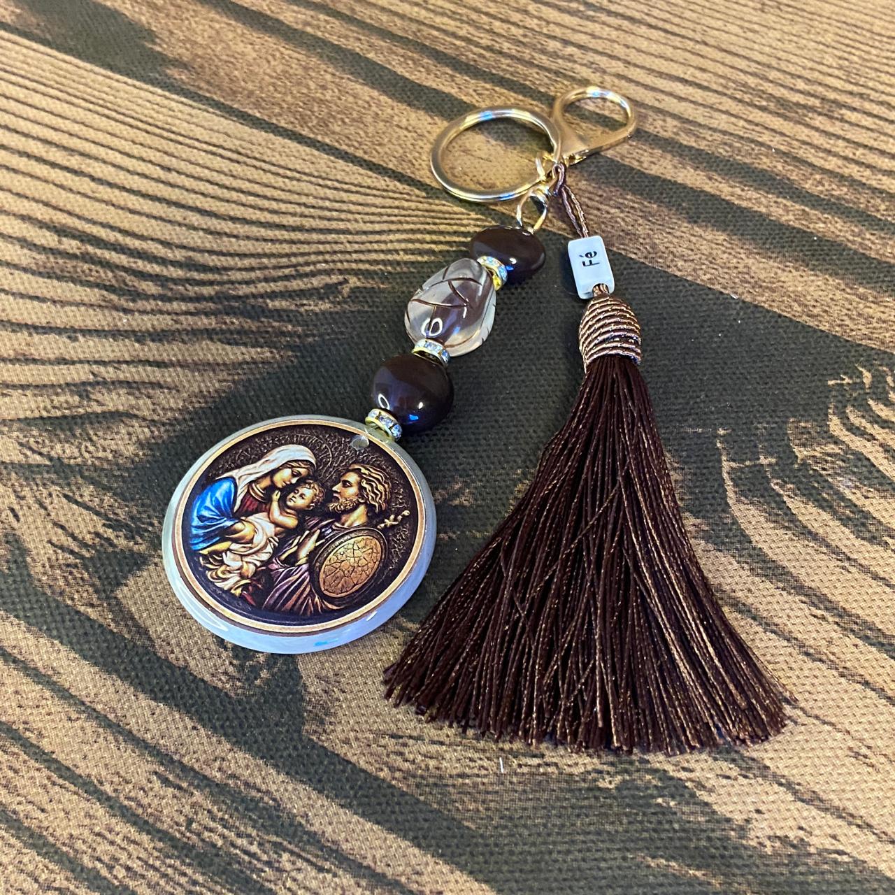 CHAVEIRO LUXO MEDALHA RESINADA SAGRADA FAMÍLIA MOD 2  (1 UNIDADE)