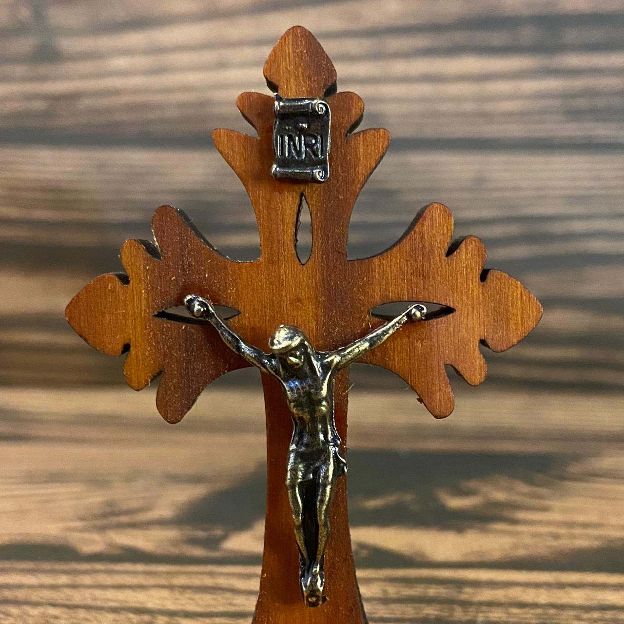 CRUCIFIXO MADEIRA DE MESA 9,5 CM (1 UNIDADE)