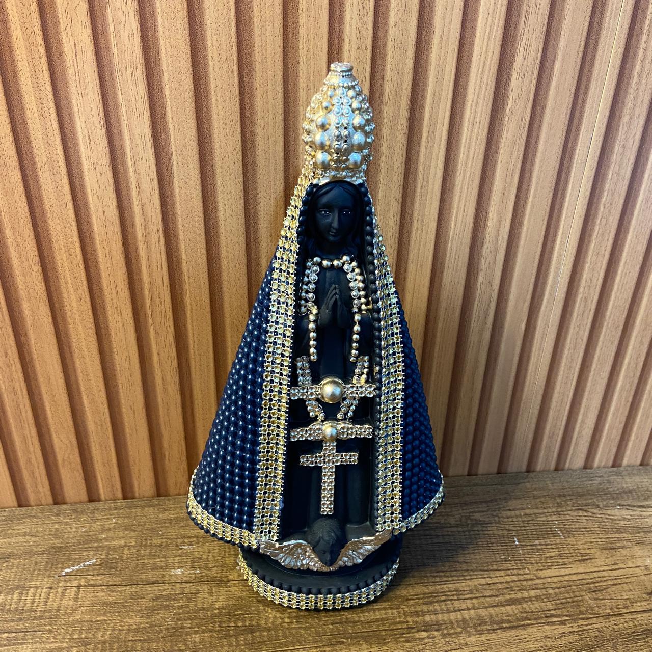 IMAGEM DE GESSO NOSSA SENHORA APARECIDA AZUL E DOURADA COM STRASS 19,5CM (1 UNIDADE)