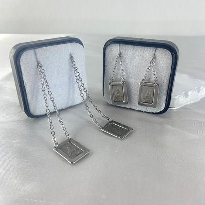 ESCAPULÁRIO INOX QUADRADO SAGRADO CORAÇÃO DE JESUS E NOSSA SENHORA DO CARMO MODELO 1 (6 UNIDADES)