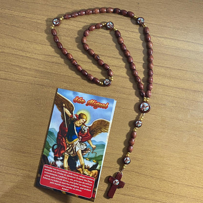 TERÇO DE MADEIRA SÃO MIGUEL ARCANJO 7 MEDALHAS 8MM MOD2 (3 UNIDADES)