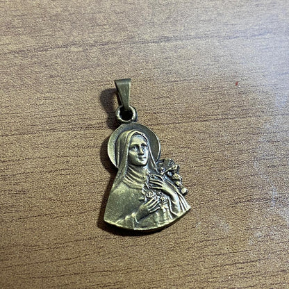 PINGENTE OURO VELHO SANTA TERESINHA (6 UNIDADES)