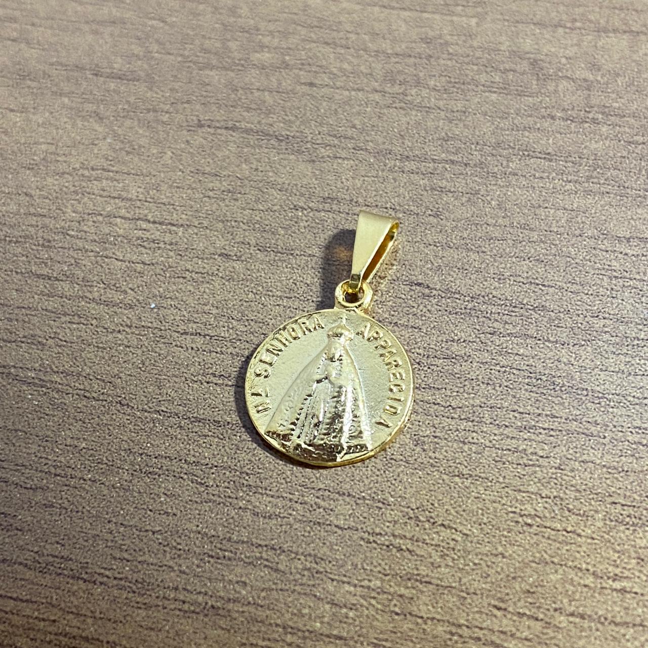 PINGENTE DOURADO NOSSA SENHORA APARECIDA E BASÍLICA (6 UNIDADES)