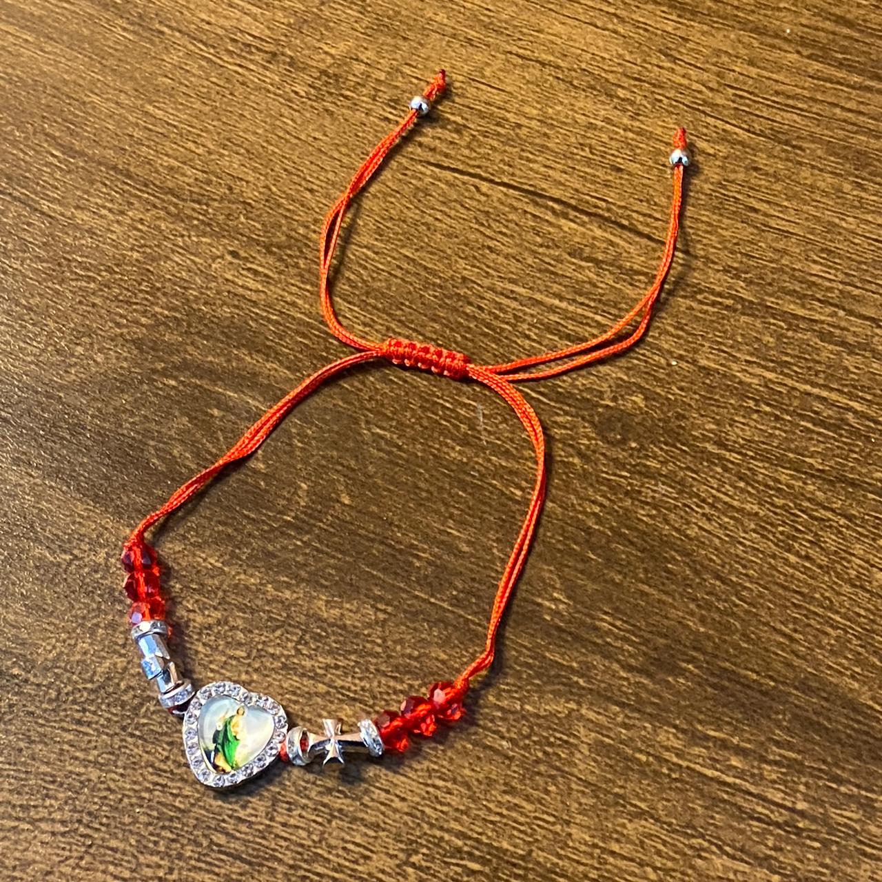 PULSEIRA REGULÁVEL CRISTAL VERMELHO COM MEDALHA RESINADA SÃO JUDAS TADEU  ( 01 UNIDADE)