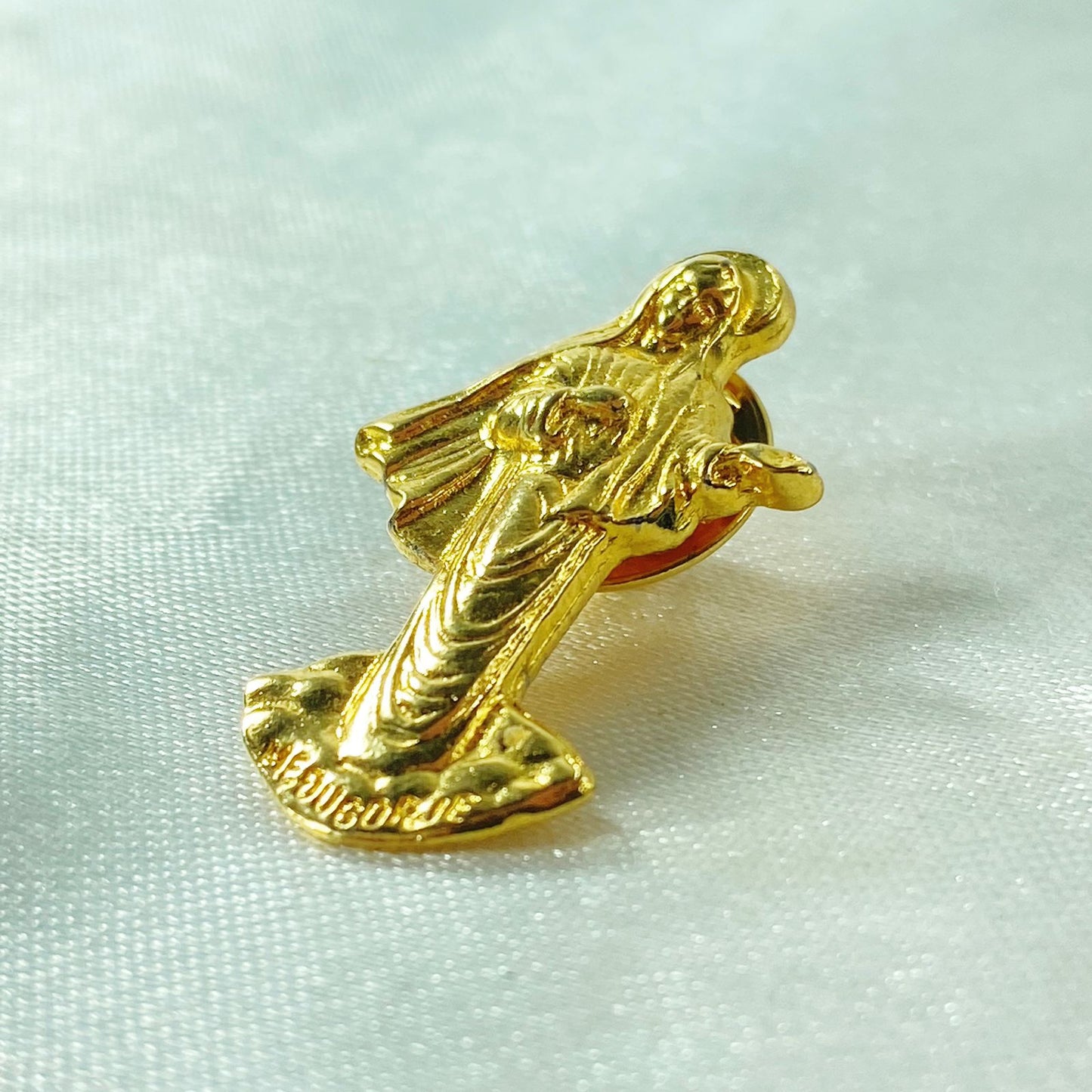 BOTOM DOURADO NOSSA SENHORA DE MEDJUGORJE (4 UNIDADES)