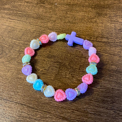 PULSEIRA INFANTIL CORAÇÃO COLORIDO COM CRUZ  (0 UNIDADES)