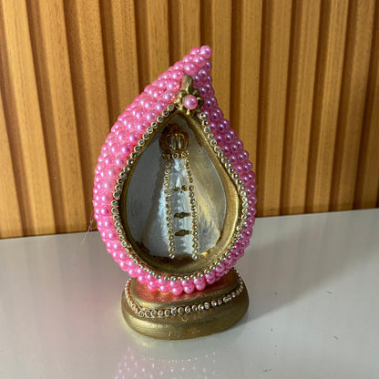 IMAGEM DE GESSO GOTA NOSSA SENHORA APARECIDA PÉROLA ROSA COM STRASS 14CM (1 UNIDADE)