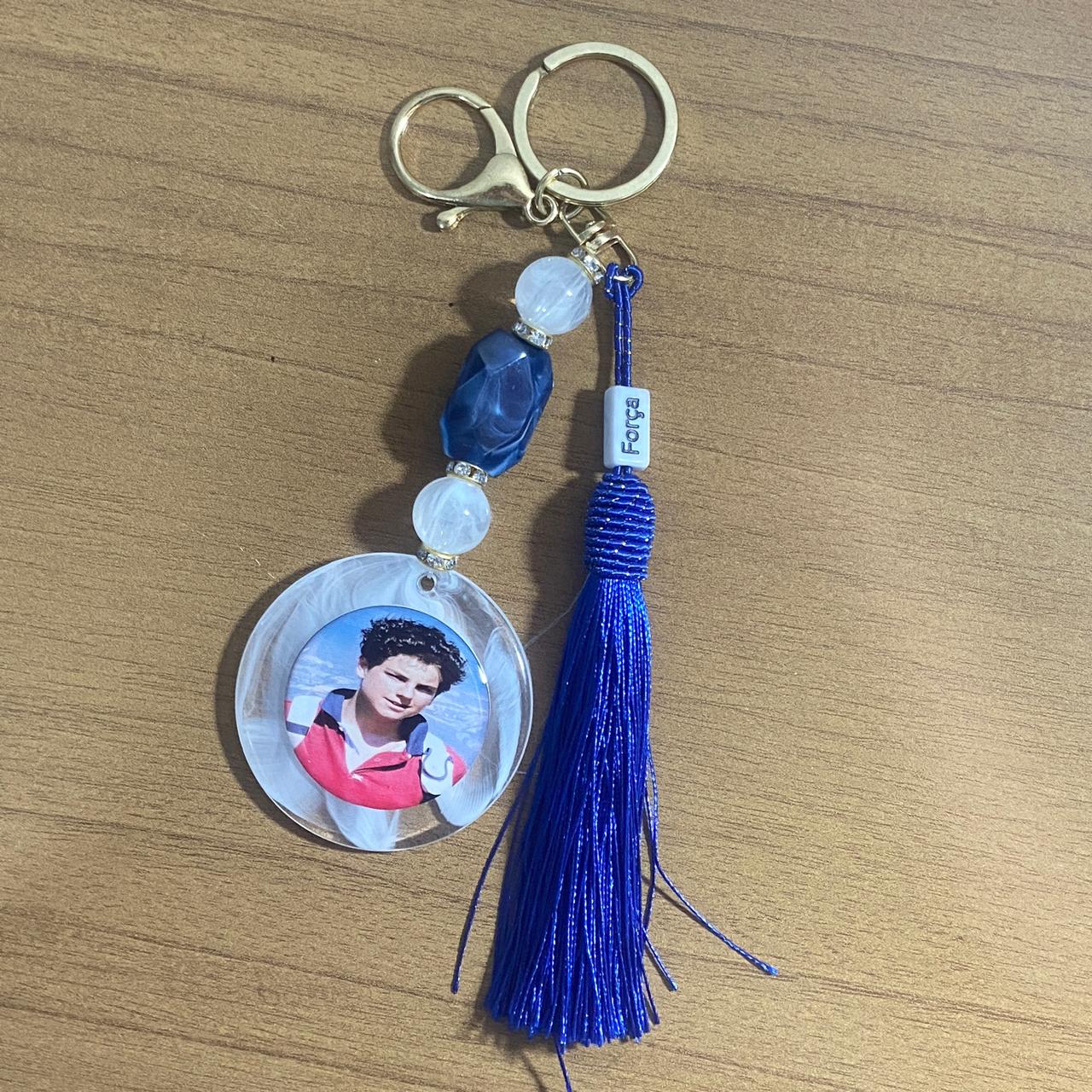 CHAVEIRO DE PEDRARIAS SÃO CARLO ACUTIS EM RESINA (1 UNIDADE)