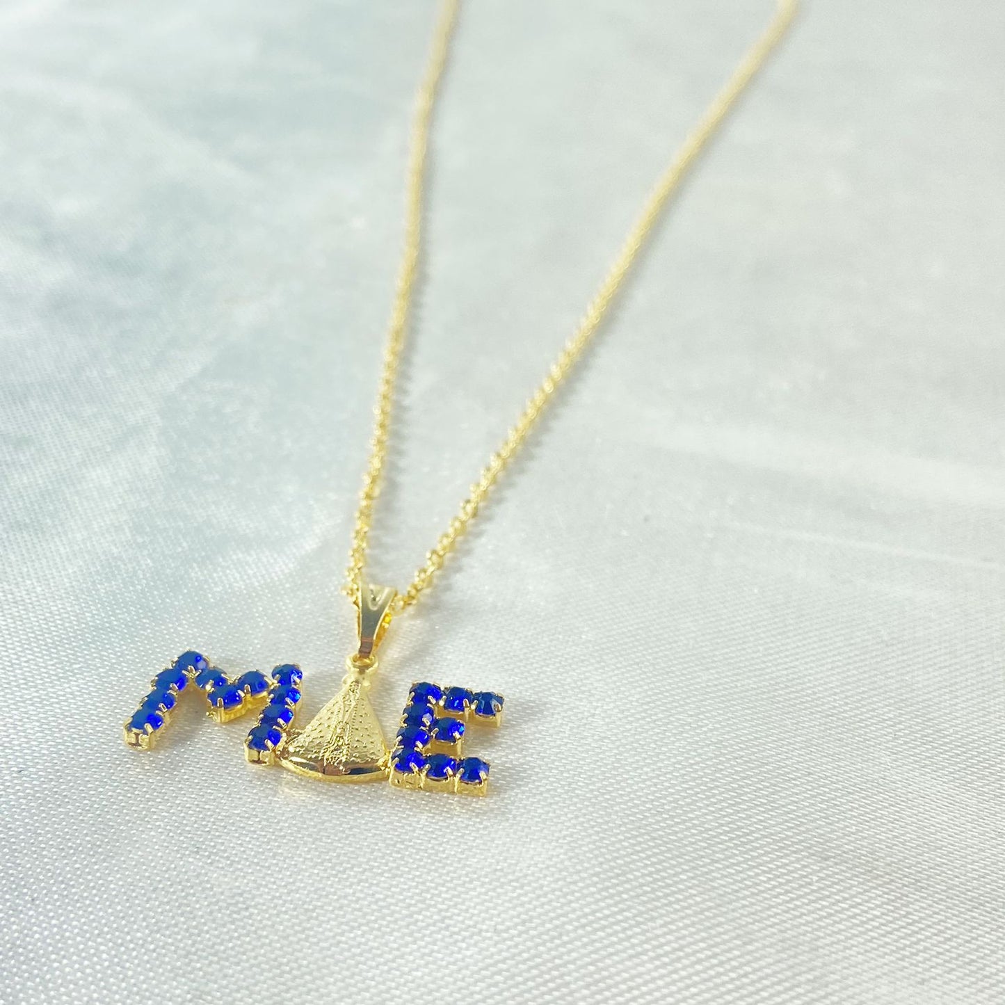 CORRENTE DOURADA MÃE COM STRASS AZUL