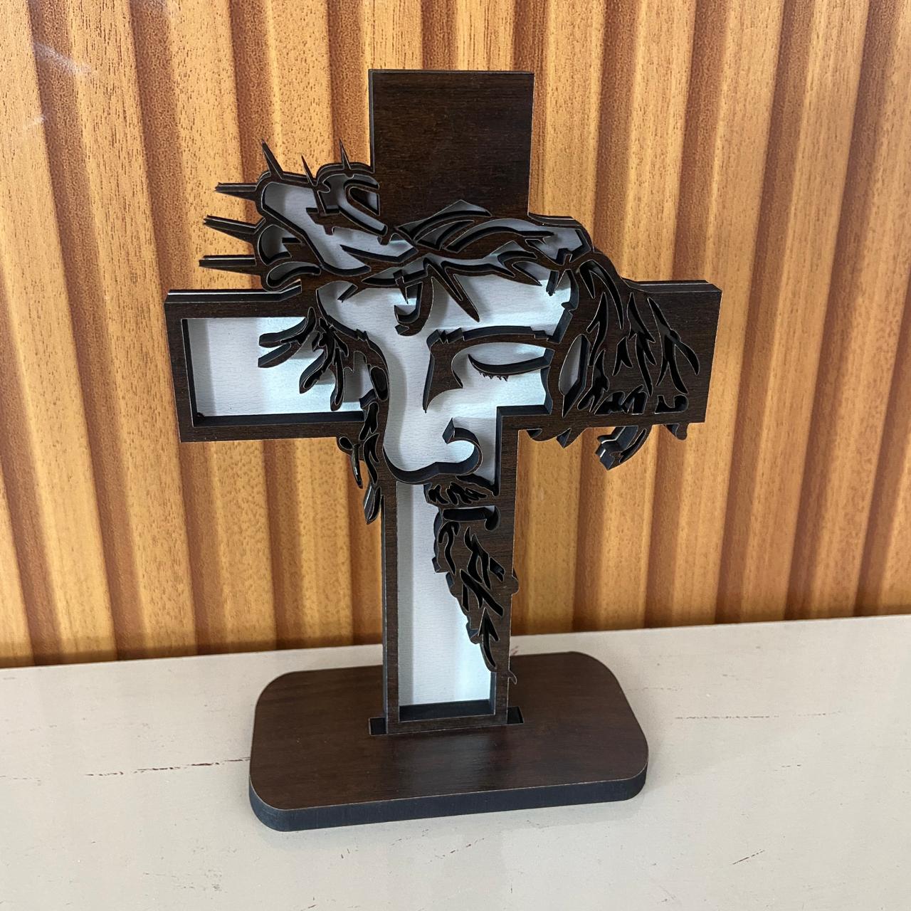 CRUCIFIXO MDF DE MESA TABACO FACE DE CRISTO 16,5CM (1 UNIDADE)