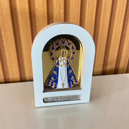 ADORNO DE MESA MDF BRANCO NOSSA SENHORA APARECIDA ESPELHADO 9,8CM (1 UNIDADE)