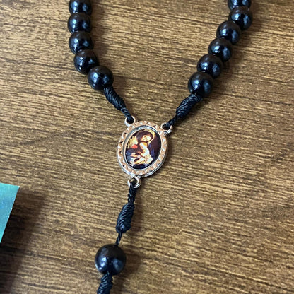 TERÇO PÉROLA PRETA DIVINA PROVIDÊNCIA 8MM (1 UNIDADE)