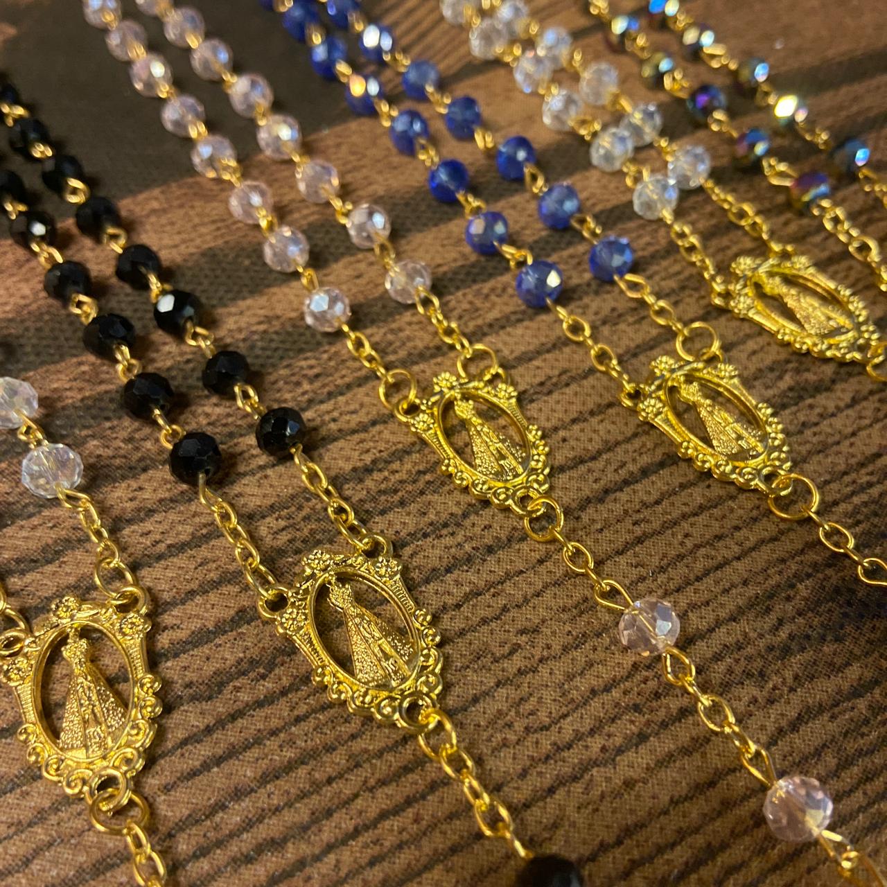 TERÇO CRISTAL NOSSA SENHORA APARECIDA CORES SORTIDAS 6MM  ( 6 UNIDADES)