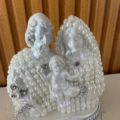 BUSTO DE GESSO SAGRADA FAMÍLIA BRANCO COM PÉROLA E STRASS PRATA 13CM (1 UNIDADE)