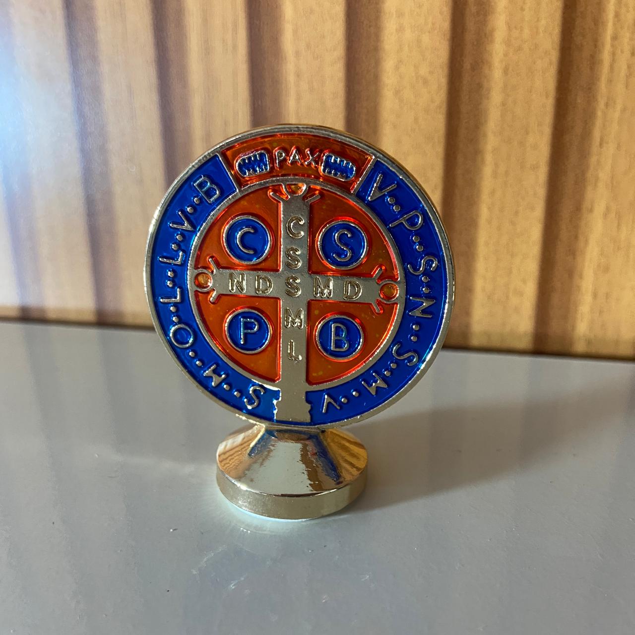 MEDALHÃO SÃO BENTO PARA CARRO DOURADO MOD2 (6 UNIDADES)