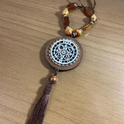 ADORNO COM PEDRARIA MEDALHA SÃO BENTO MDF E STRASS 30CM (1 UNIDADE)