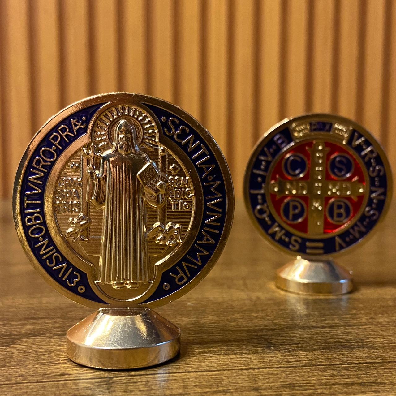 MEDALHÃO SÃO BENTO PARA CARRO DOURADO MOD2 (6 UNIDADES)
