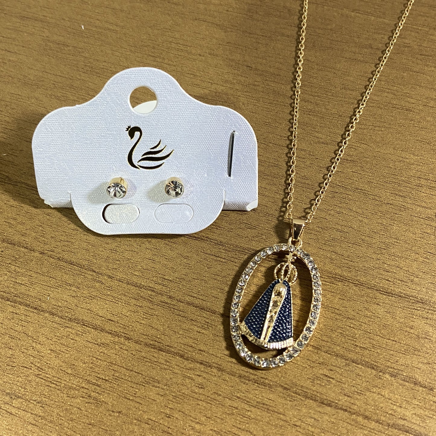 CORRENTE DOURADA COM BRINCO PONTA DE LUZ NOSSA SENHORA APARECIDA MOD 08  ( 1 UNIDADE)