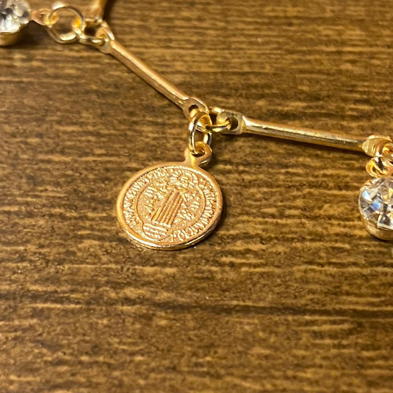 PULSEIRA DOURADA MEDALHAS DE  SÃO BENTO E PONTO DE LUZ  (3 UNIDADES)