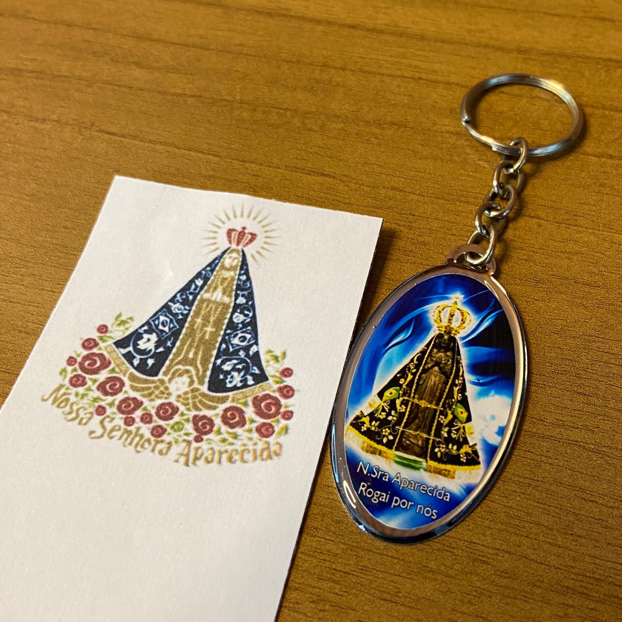 CHAVEIRO METAL OVAL RESINADO NOSSA SENHORA APARECIDA (6 UNIDADES)