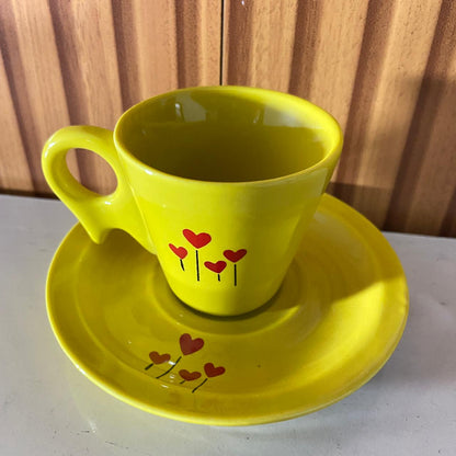 XÍCARA COM PIRES FLOR AMARELA 100ML (1 UNIDADE)