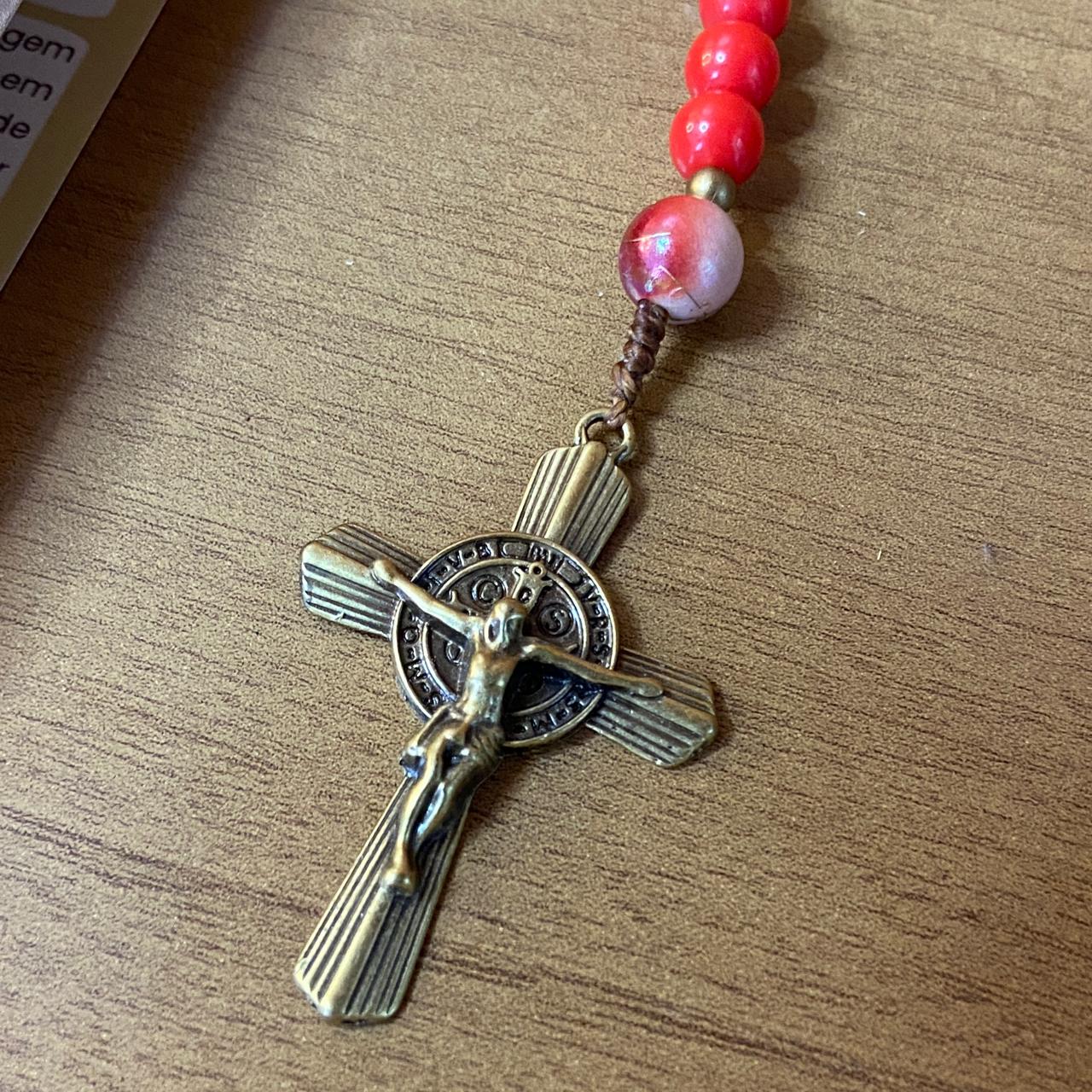 TERÇO PÉROLA VERMELHA NOSSA SENHORA DE GUADALUPE E JESUS MISERICORDIOSO 08MM (1 UNIDADE)