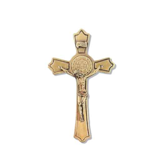 CRUCIFIXO DE METAL PAREDE OURO VELHO COM MEDALHA SÃO BENTO 16CM (1 UNIDADE)