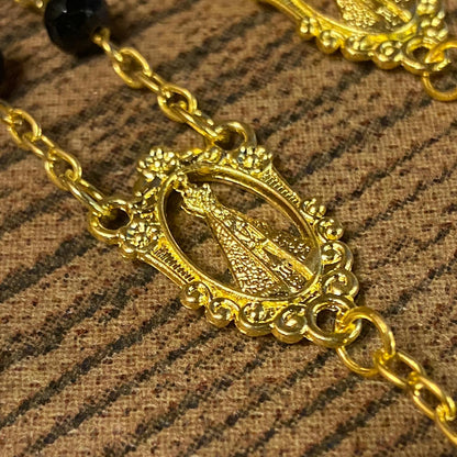 TERÇO CRISTAL NOSSA SENHORA APARECIDA CORES SORTIDAS 6MM  ( 6 UNIDADES)