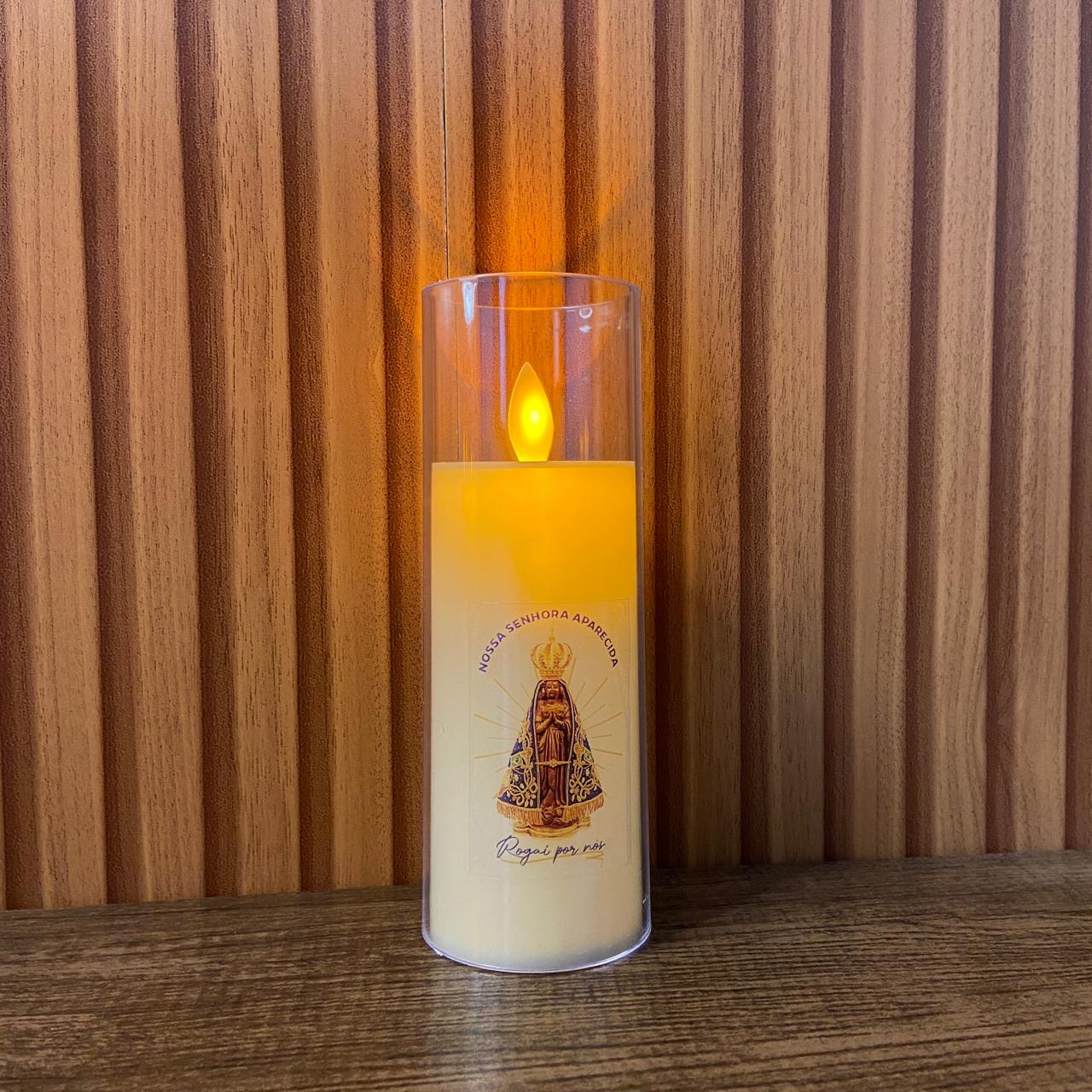 VELA ELETRÔNICA NO COPO DE ACRÍLICO NOSSA SENHORA APARECIDA 15CM (1 UNIDADE)