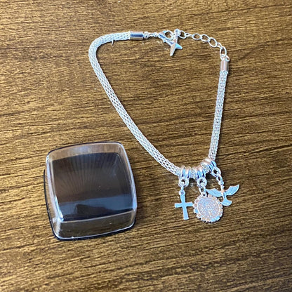 PULSEIRA PRATEADA MEDALHA SÃO BENTO COM STRASS (6 UNIDADES)