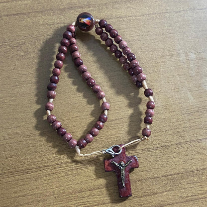 TERÇO PULSEIRA MADEIRA JESUS MISERICORDIOSO (12 UNIDADES)