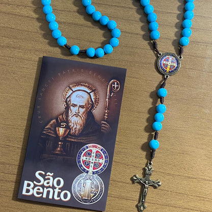 TERÇO PÉROLA AZUL CAMPISTA MEDALHA SÃO BENTO 10MM (1 UNIDADE)