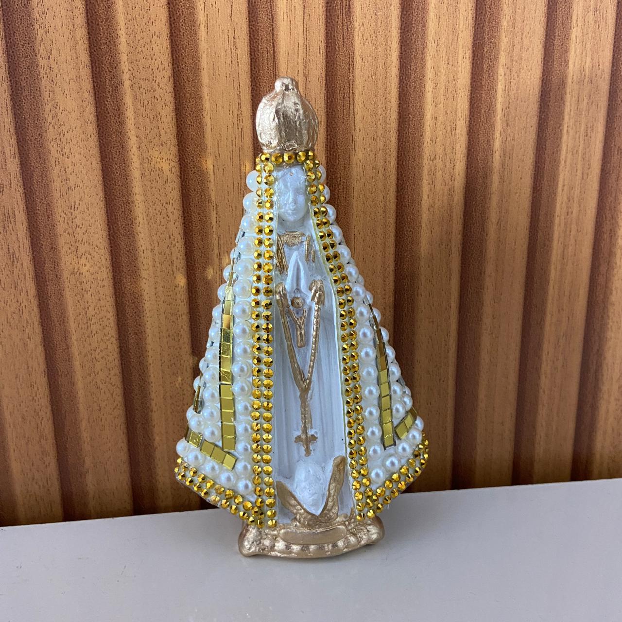 IMAGEM DE GESSO NOSSA SENHORA APARECIDA DOURADA COM MANTO ESPELHADO 14CM (1 UNIDADE)