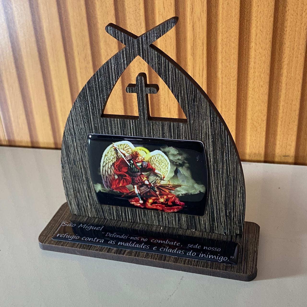 CAPELA MDF TABACO RESINADA SÃO MIGUEL ARCANJO 15CM (1 UNIDADE)